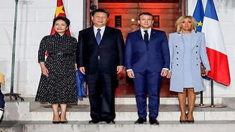 Macron est-il en train de mettre en place un contrôle social à la chinoise ?
